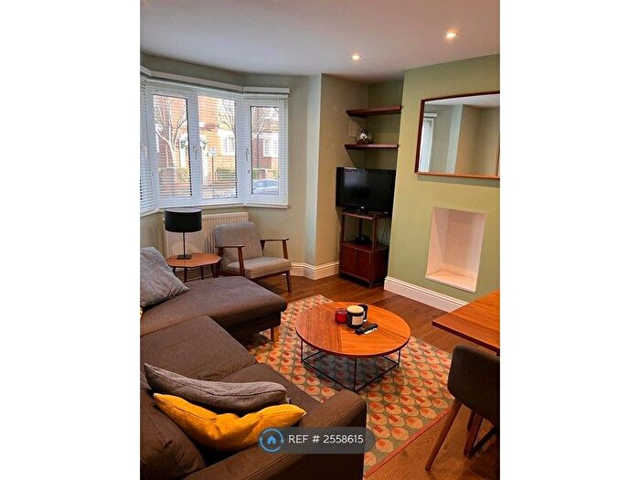2 Bedroom Flat To Rent In Jean House, London, SW17