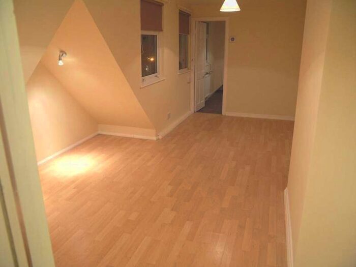 1 Bedroom Apartment To Rent In Wardle Road, Sale, M33