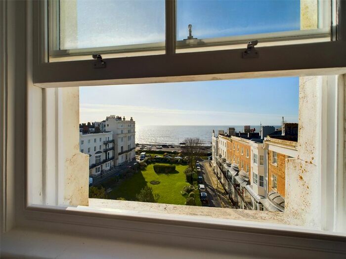 1 Bedroom Flat To Rent In Marine Square, Brighton, BN2