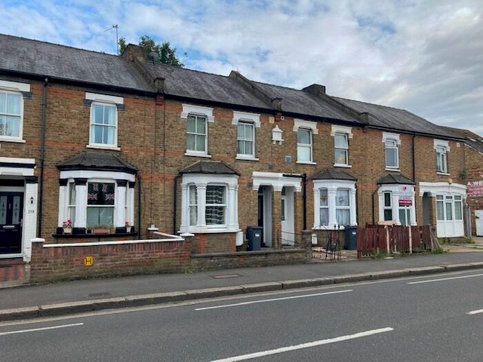 3 Bedroom Terraced House To Rent In Hanworth Road, Hounslow, TW3