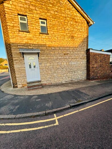 2 Bedroom End Of Terrace House To Rent In East Street, Stamford, PE9