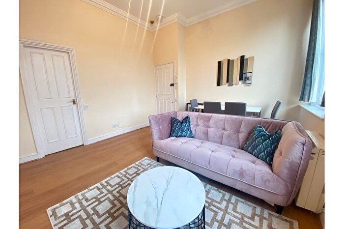 1 Bedroom Flat To Rent In Trebovir Road, Earls Court, London, SW5