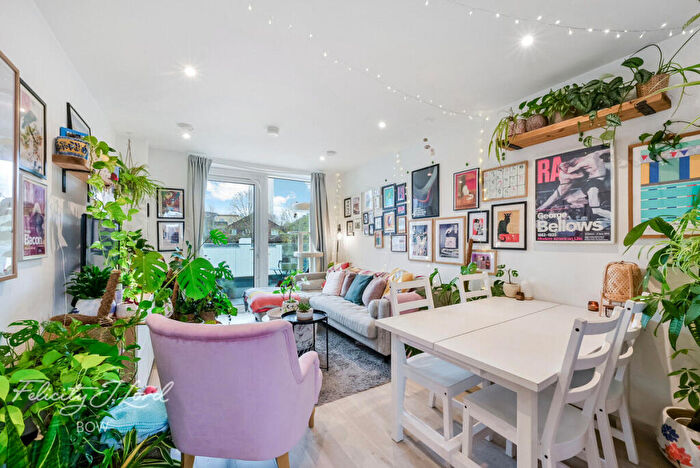 2 Bedroom Apartment For Sale In Corsican Square, London, E3