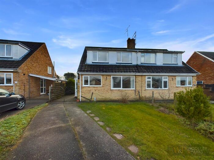 3 Bedroom Semi-Detached House For Sale In Mill Falls, Driffield, YO25
