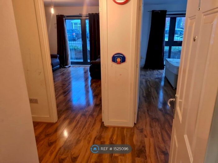 1 Bedroom Flat To Rent In Bramley Crescent, Ilford, IG2