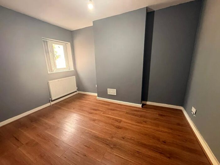 3 Bedroom Flat To Rent In Marsh Road, Luton, LU3