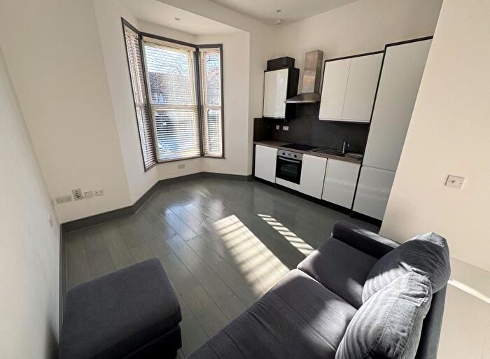 1 Bedroom Flat To Rent In Fortis Green, East Finchley, N2