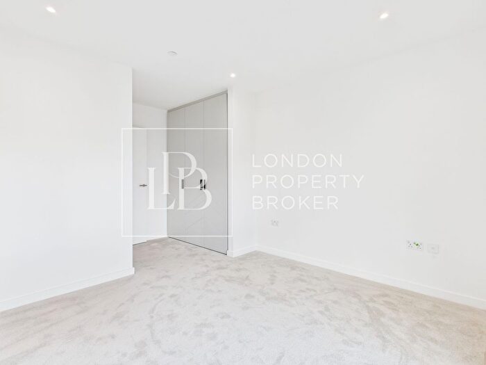 1 Bedroom Flat To Rent In Emperor Point, Dragonfly Walk, Woodberry Down, N4
