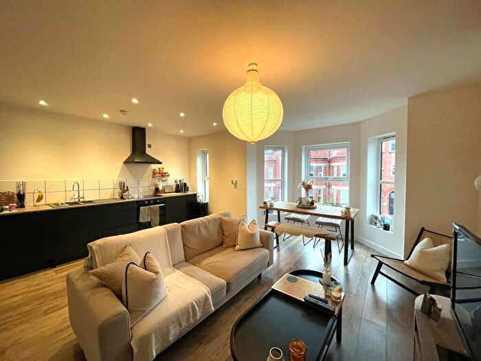 2 Bedroom Apartment To Rent In De Beauvoir Town, North London, N1