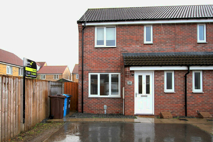3 Bedroom Semi-Detached House To Rent In Chartwell Gardens, Kingswood, HU7