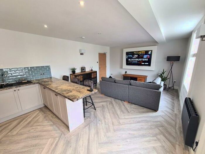 4 Bedroom Apartment To Rent In Priory Apartments, Barrow-In-Furness, LA14