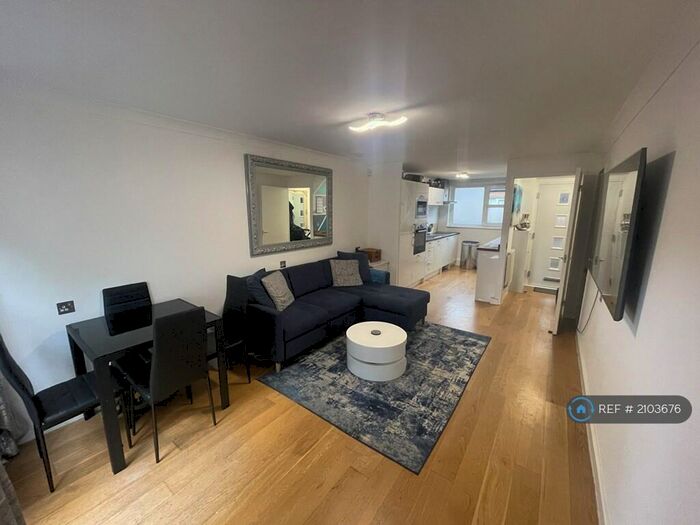 1 Bedroom Flat To Rent In Lockhart Close, London, N7