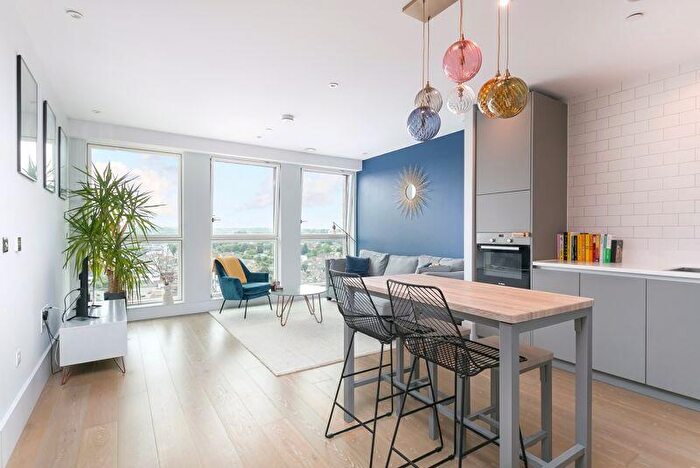 2 Bedroom Flat For Sale In High Street, Croydon, CR0