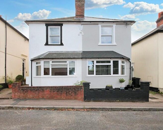 1 Bedroom Apartment To Rent In Highlands Road, Leatherhead, KT22