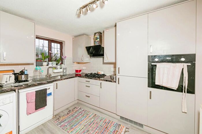 3 Bedroom End Of Terrace House For Sale In Harrington Close, Lower Earley, Reading, RG6