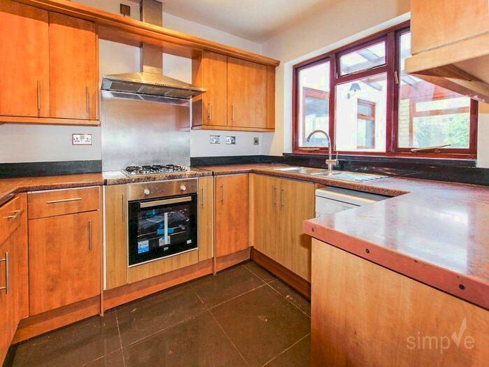 4 Bedroom Property To Rent In Browning Way, Hounslow, Middlesex TW5