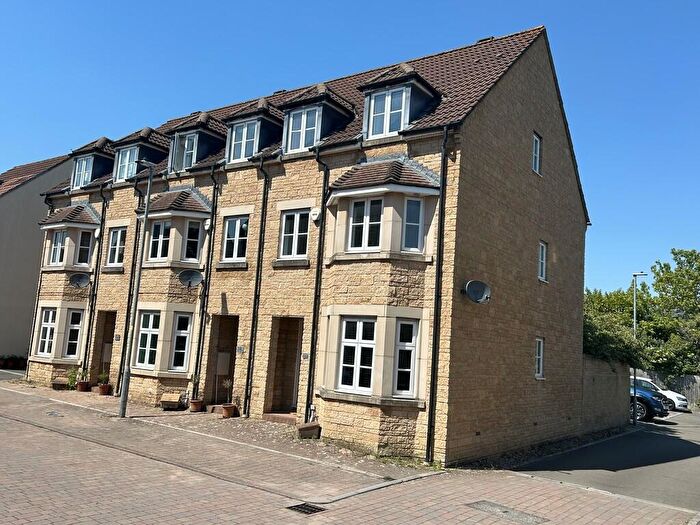 4 Bedroom Town House For Sale In Nine Acre Drive, Corsham, SN13