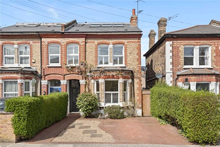 5 Bedroom Semi Detached House For Sale In Ryde Vale Road, SW12