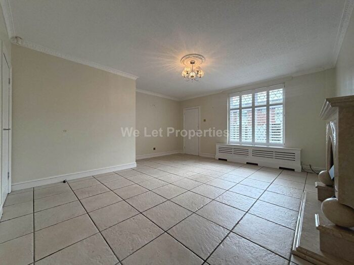 3 Bedroom Property To Rent In Kingham Drive, Ancoats, M4