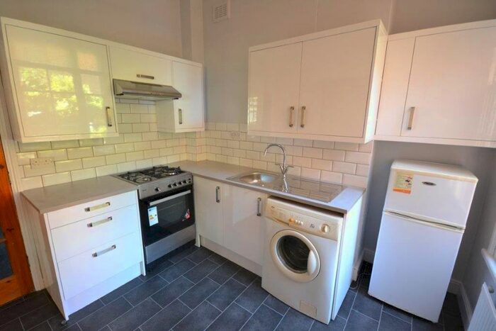 1 Bedroom Flat To Rent In Clarendon Park Road, Leicester, LE2