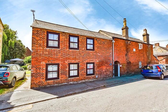 3 Bedroom Semi-Detached House For Sale In Wood Lane, Chippenham, SN15