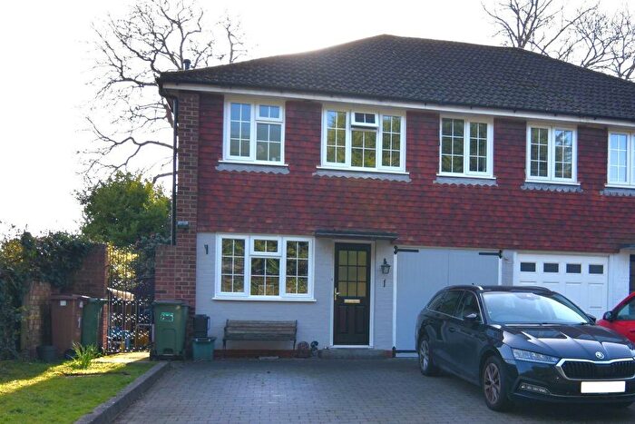 3 Bedroom Semi Detached House For Sale In Lake Gardens, London, SM6