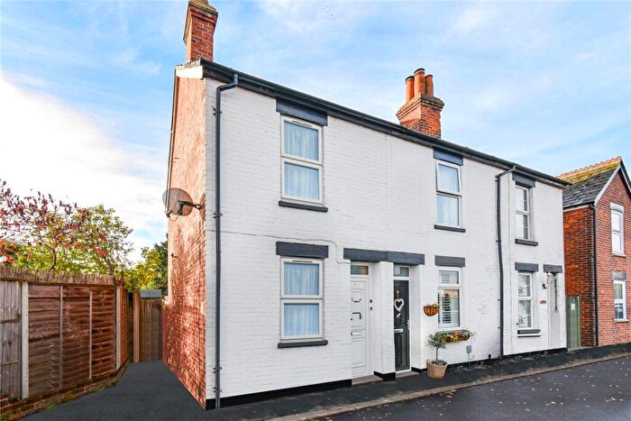 2 Bedroom Terraced House For Sale In Railway Road, Newbury, Berkshire, RG14