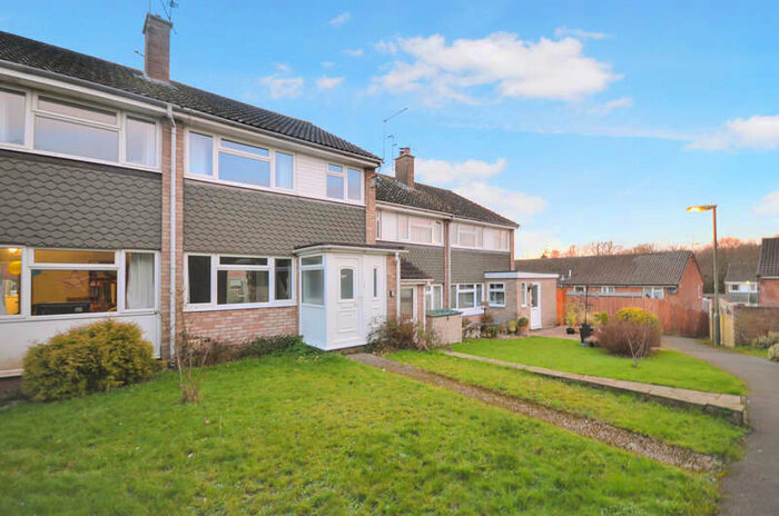 3 Bedroom Terraced House To Rent In Riverdale, Wrecclesham, GU10