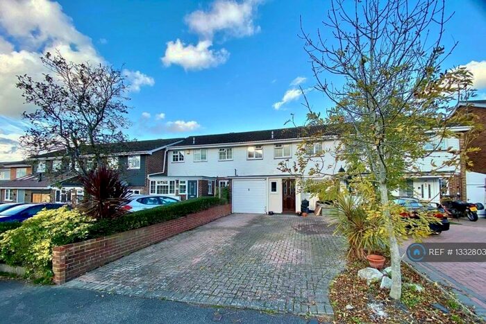 4 Bedroom Semi-Detached House To Rent In Bathurst Road, Winnersh, Wokingham, RG41