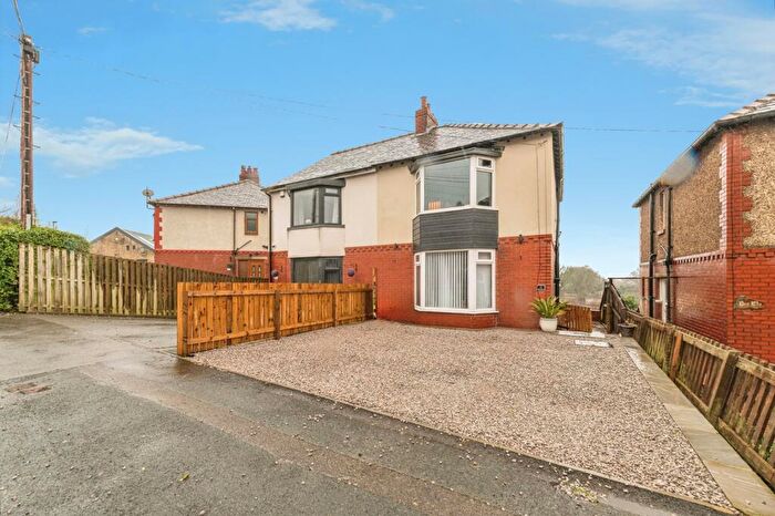 3 Bedroom Semi Detached House For Sale In Wheatfield Avenue, Oakes, Huddersfield, West Yorkshire, HD3