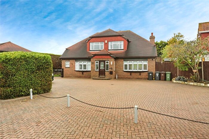 4 Bedroom Detached House For Sale In Barn End Drive, Dartford, Kent, DA2