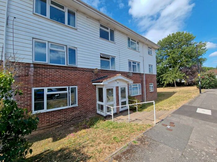 1 Bedroom Flat To Rent In Quayside Road, Bitterne Manor, SO18