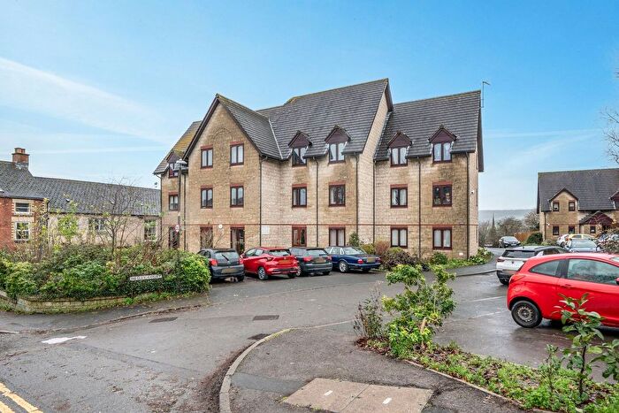 1 Bedroom Flat For Sale In Wesley Court, Stroud, GL5