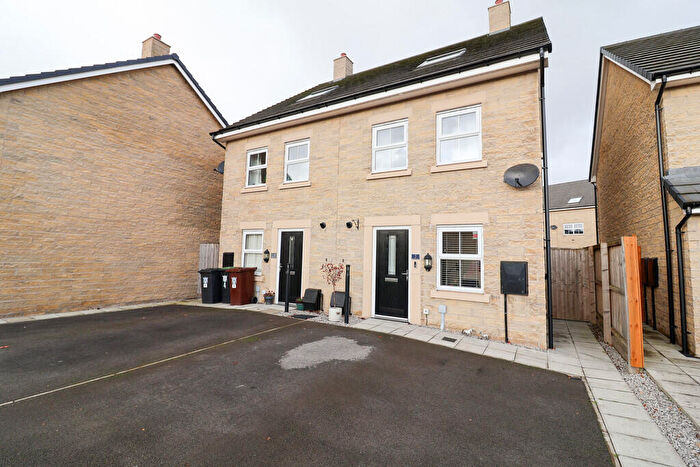 4 Bedroom Semi Detached House For Sale In Valehouse Way, Tintwistle, Glossop, SK13