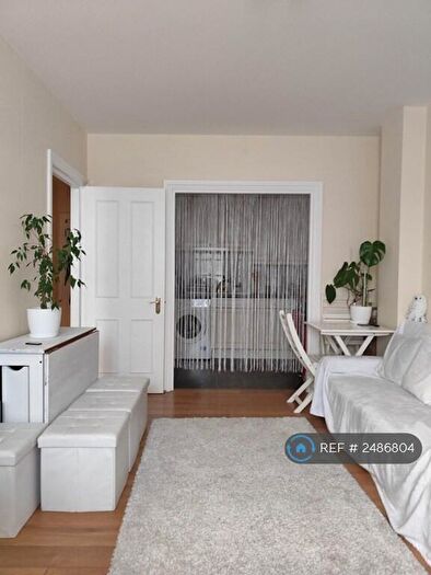 1 Bedroom Flat To Rent In Albion Yard, London, E1