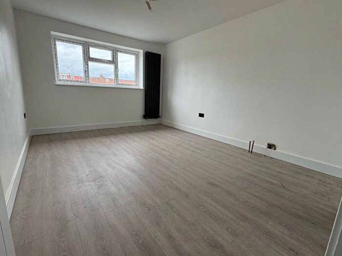 Studio To Rent In Bouvier Road, Enfield, EN3