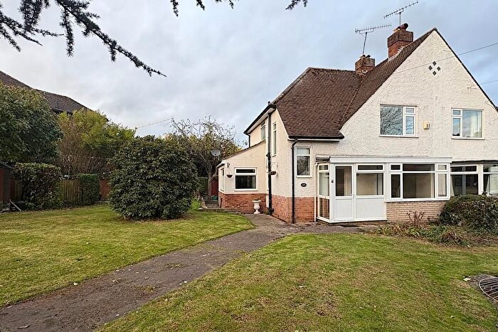 3 Bedroom Semi-detached House To Rent In Mytton Oak Road, Shrewsbury, SY3