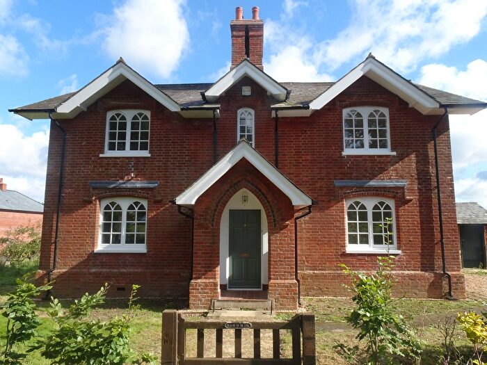 4 Bedroom Detached House To Rent In Hoe Lane, North Baddesley, Hampshire, SO52