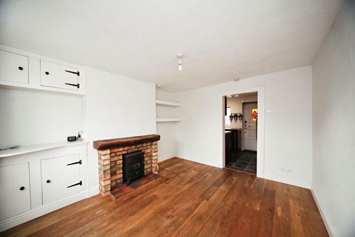 1 Bedroom Property To Rent In High Street, Toddington, Dunstable, LU5