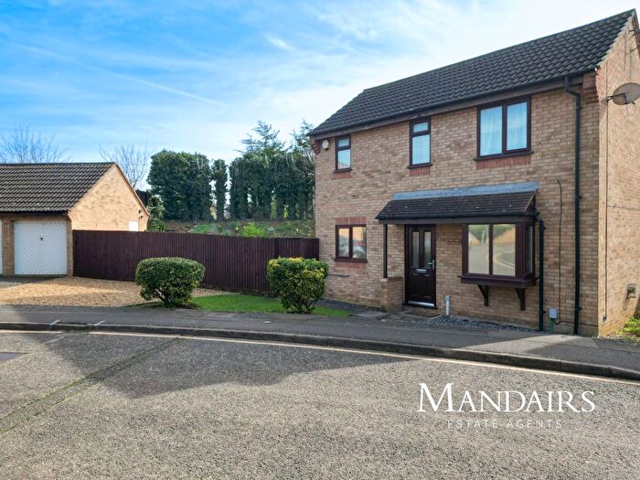 3 Bedroom Detached House For Sale In Melrose Drive, Fletton, Peterborough, PE2