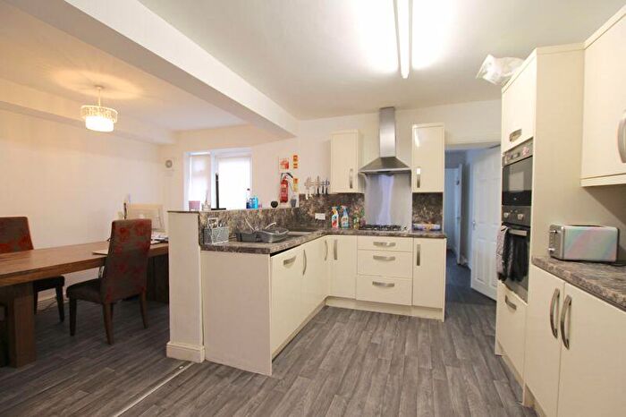 4 Bedroom Terraced House To Rent In Iron Street, Cardiff, CF24