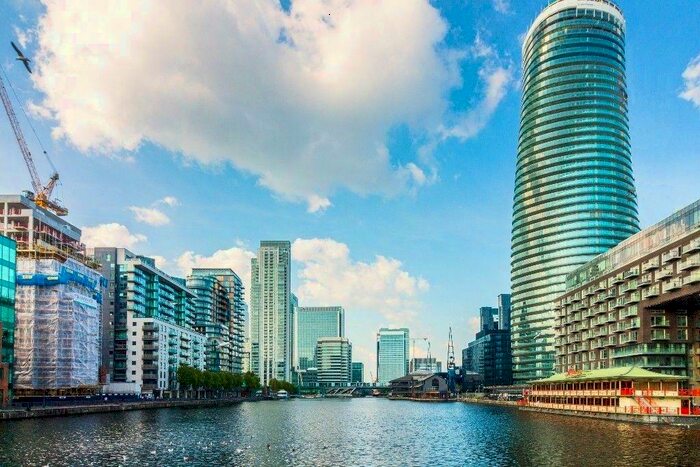 2 Bedroom Flat To Rent In Arena Tower, Baltimore Wharf, South Quay, Cross Harbour, Canary Wharf, London, E14