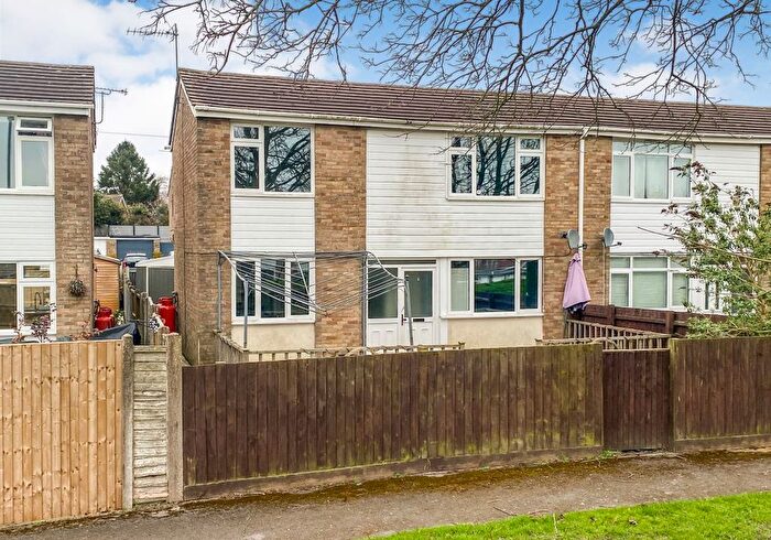 3 Bedroom Semi-Detached House For Sale In Woodland Way, Devizes, Wiltshire, SN10