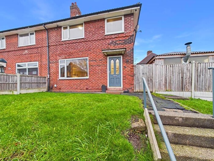 3 Bedroom Semi Detached House For Sale In Brooklands Close, Leeds, LS14