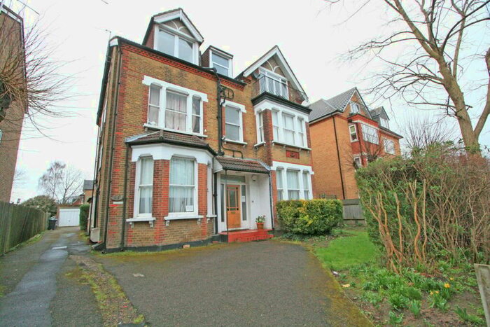 3 Bedroom Flat To Rent In Upper Park Road, Bromley, BR1