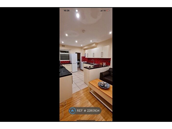 5 Bedroom Terraced House To Rent In Milverton Road, Manchester, M14