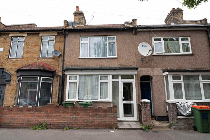 3 Bedroom Terraced House To Rent In Perth Road, Plaistow, E13
