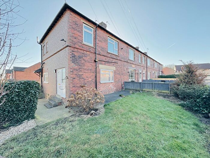 3 Bedroom Semi-Detached House To Rent In Longfield Avenue, Pudsey, LS28