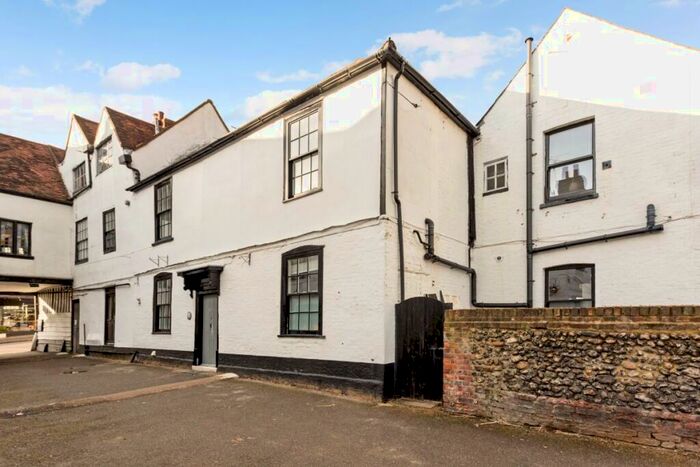 Flat To Rent In Holywell Hill St. Albans, AL1