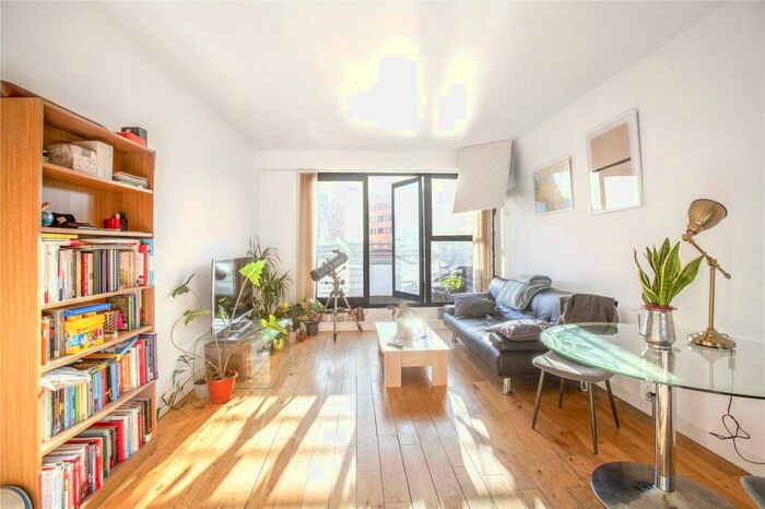 2 Bedroom Apartment To Rent In Davenant Street, Whitechapel, London, E1